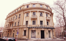 اقامت دل‌نشین در قلب گرجستان: معرفی کامل هتل Astoria Tbilisi