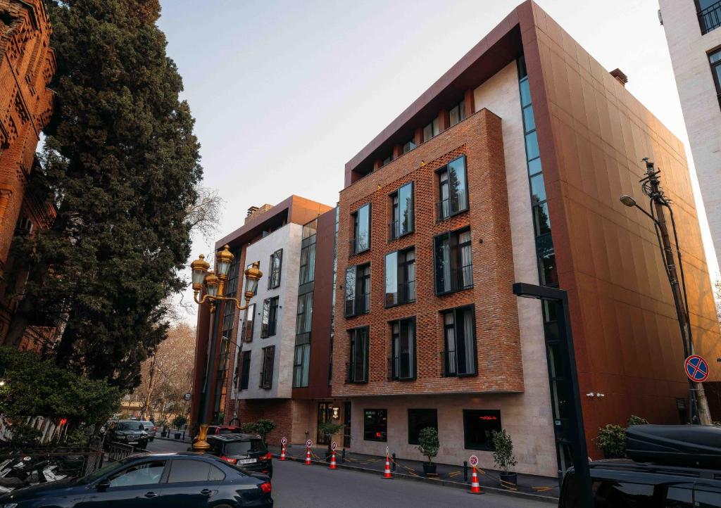 هتل ۴ ستاره ماندی بای دی‌اِن‌تی گروپ تفلیس