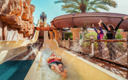 «۷ پارک آبی برتر دبی: از آدرنالین تا آرامش – راهنمای کامل»